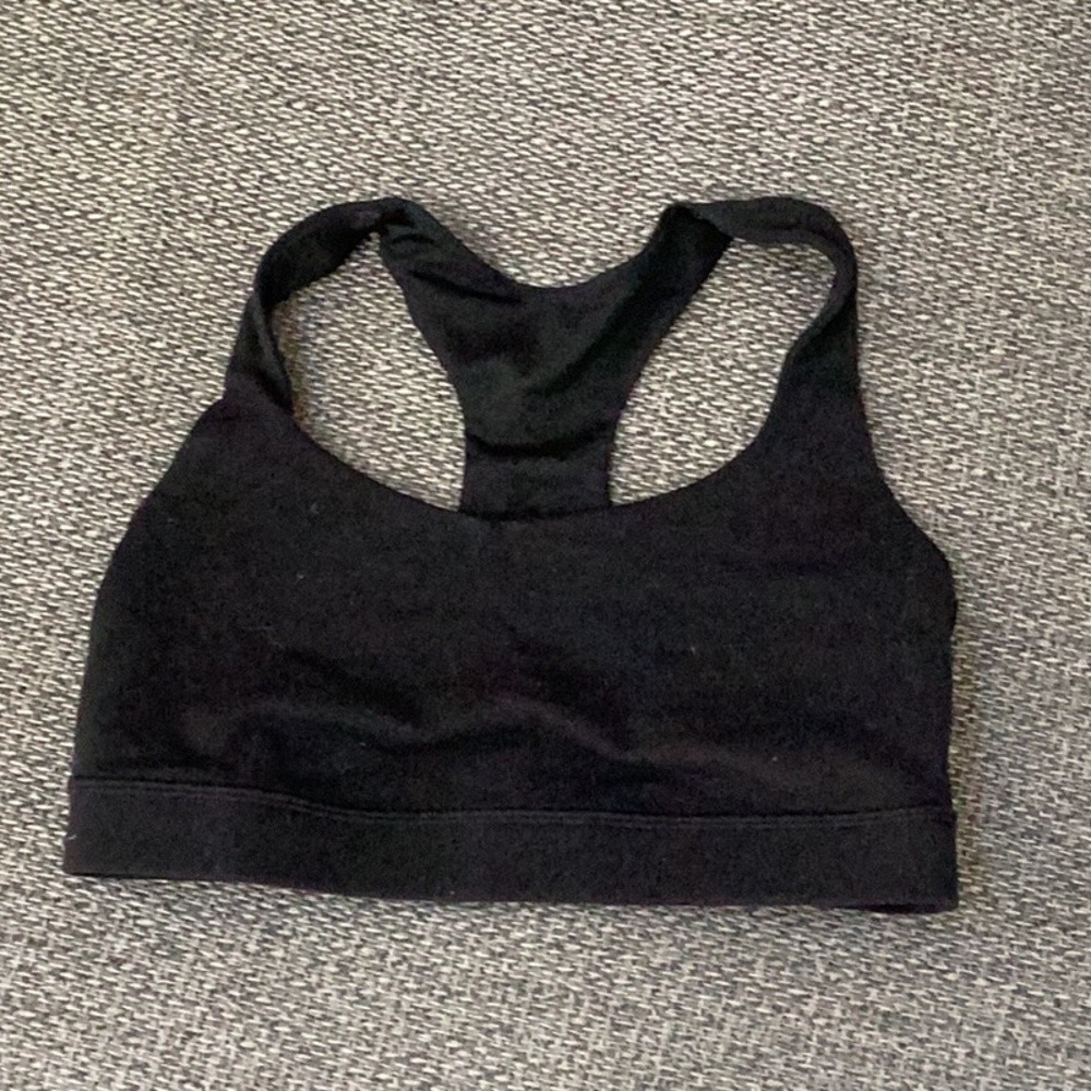 Black lululemon sports bra